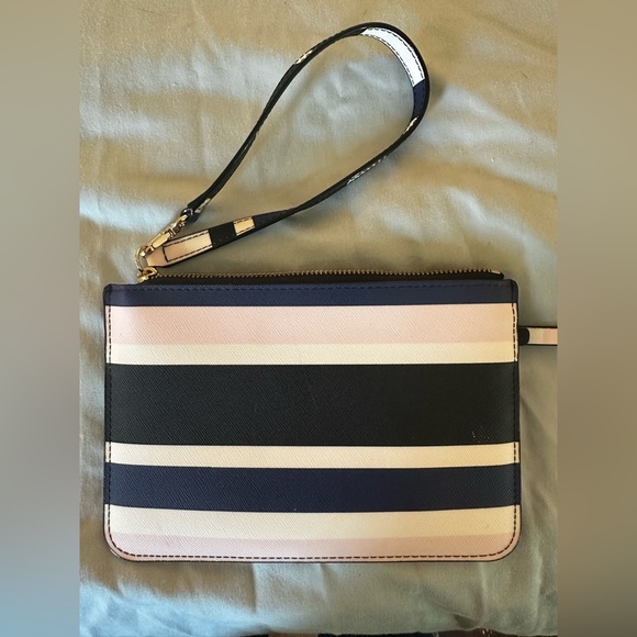 Kate Spade wristlet new without tags - Picture 2 of 3